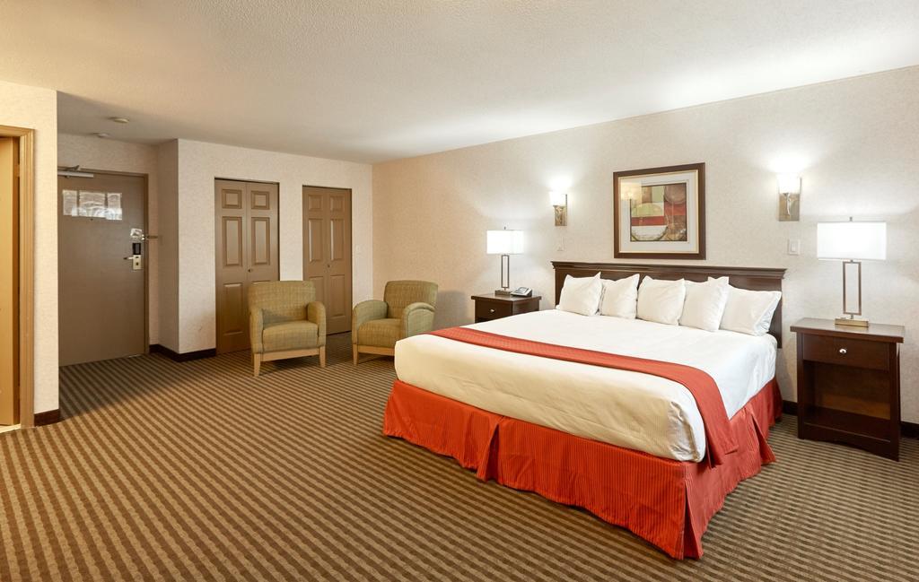 รามาดา บาย วินด์แฮม แอ็บบอตส์ฟอร์ด Hotel อับบอทส์ฟอร์ด ภายนอก รูปภาพ