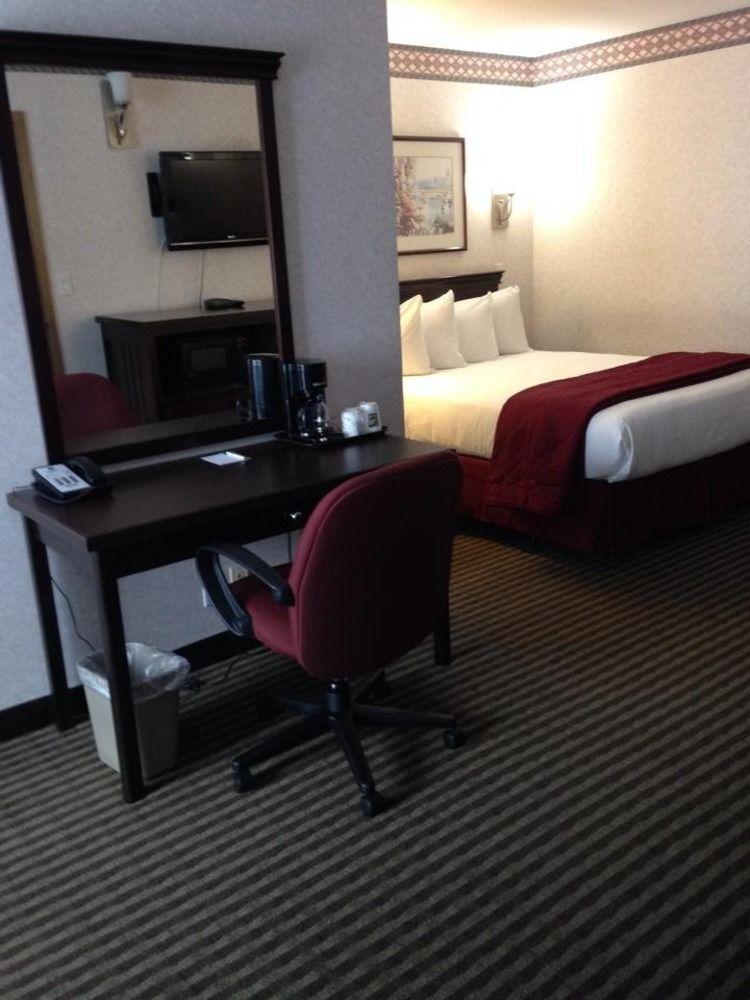 รามาดา บาย วินด์แฮม แอ็บบอตส์ฟอร์ด Hotel อับบอทส์ฟอร์ด ภายนอก รูปภาพ