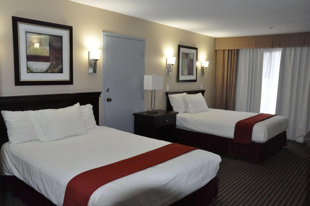 รามาดา บาย วินด์แฮม แอ็บบอตส์ฟอร์ด Hotel อับบอทส์ฟอร์ด ภายนอก รูปภาพ